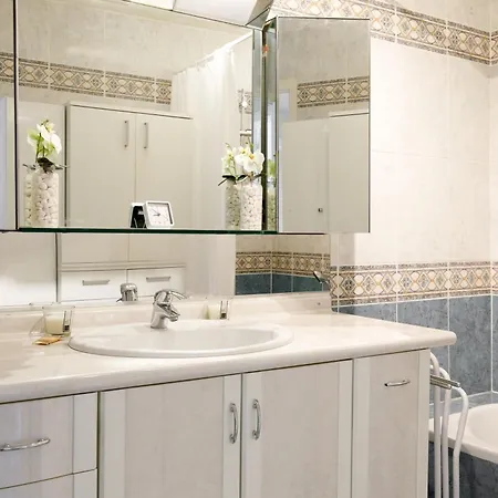 Gabriel Yourhosthelper Apartment Cannes
