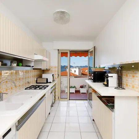 Gabriel Yourhosthelper Apartment